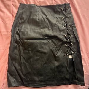 Black leather Windsor skirt * worn once*